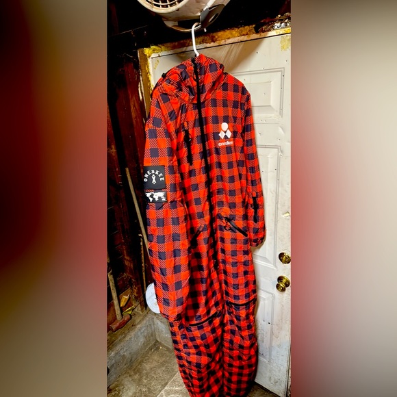 Oneski insulated snow clothing size large brand new